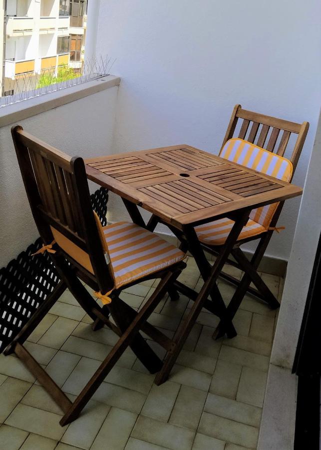 Large Apartment Near The Beach And Lisbon Costa de Caparica Exterior foto
